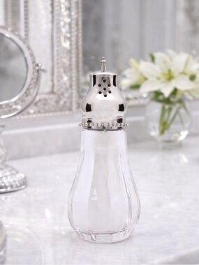 Tryst Iconic Dusting Silk Powder Shaker